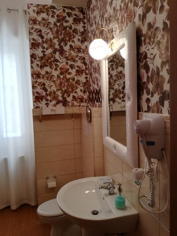 B&B Abatjour - Ambiente Sanificato - Test Antilegionella Assolto フォッジア エクステリア 写真
