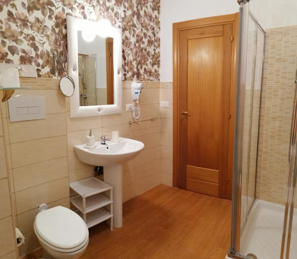 B&B Abatjour - Ambiente Sanificato - Test Antilegionella Assolto フォッジア エクステリア 写真